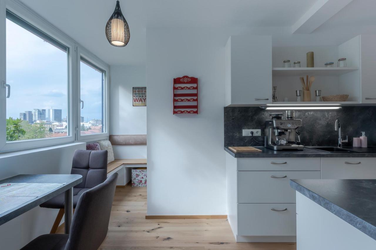 Tamliving Ljubljana 2Br Center 3 Bridges Great View Kitchen Apartment Exterior photo